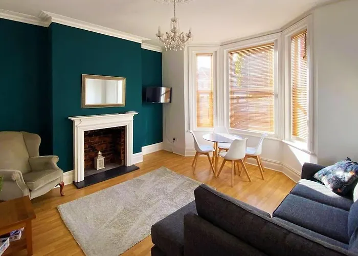 Flamingo Rise Bournemouth 2 Bed 6 Guest Beach Escape