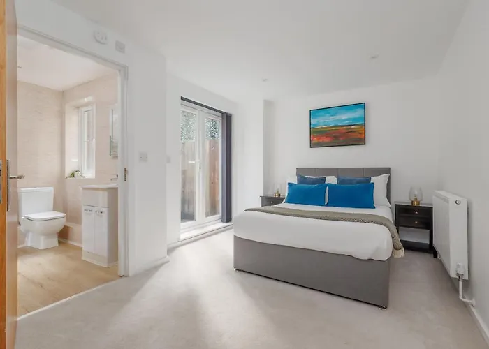 Hideaway By Grandeur Property